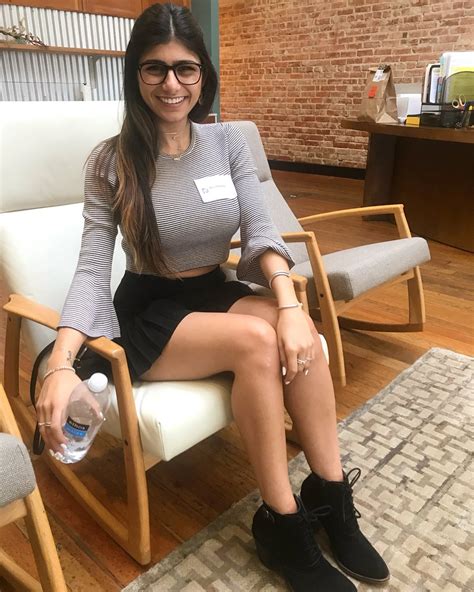 mia khalifa desnuda